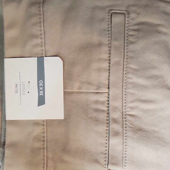 Old Navy Slim Uniform Non-Stretch Chino Pants - Picture 8 of 8